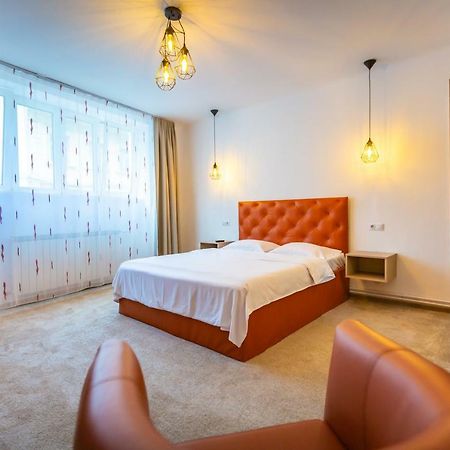 Central Apartment Брашов Экстерьер фото